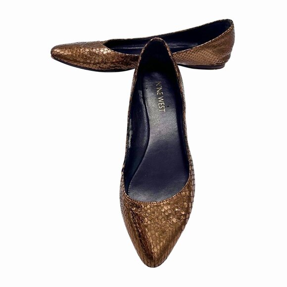 NINE WEST METALLIC BRONZE SNAKE LEATHER POINTED TOE FLATS - 6M - Picture 2 of 9